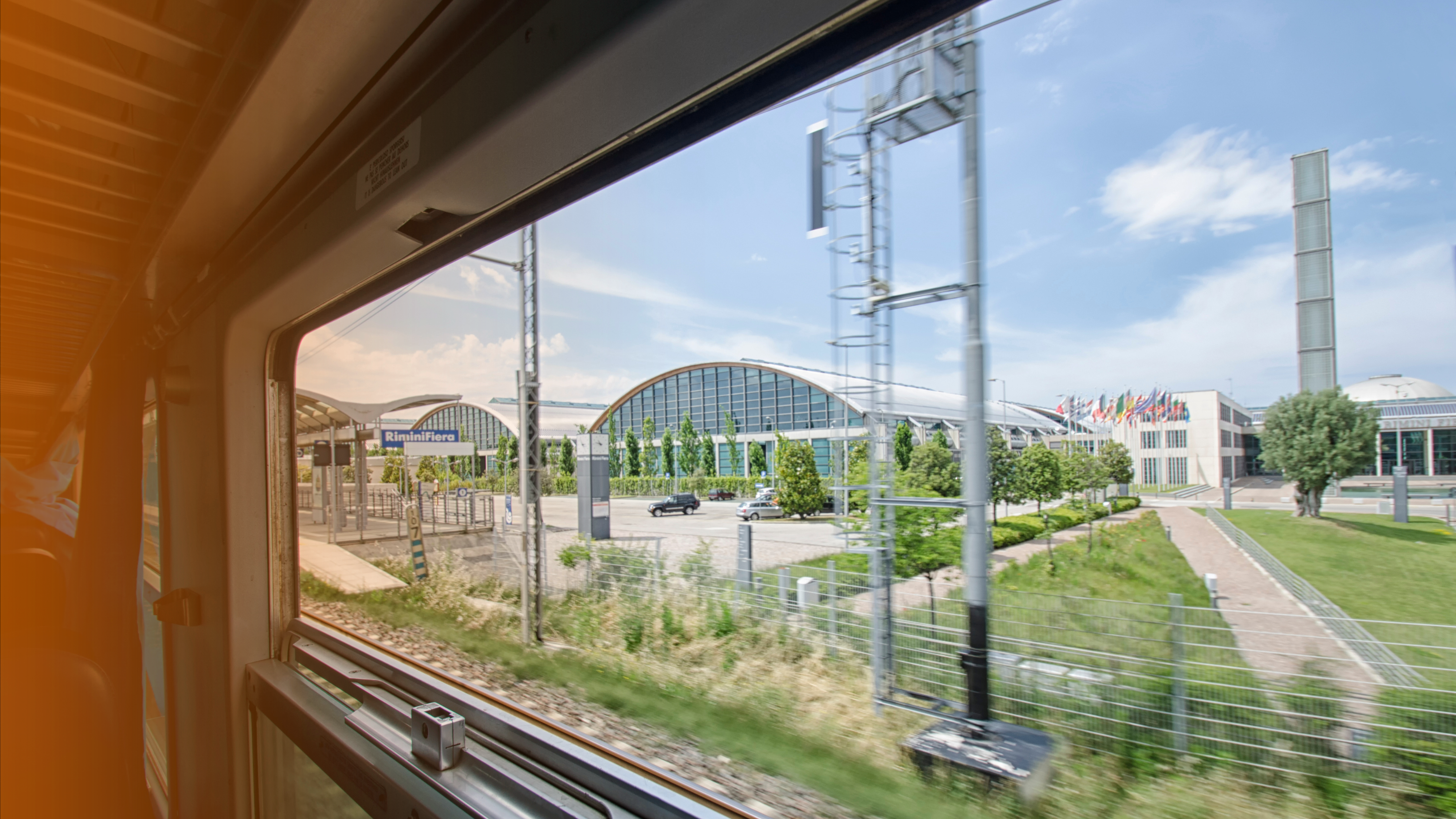 Scopri tutti i collegamenti Scopri tutti i collegamenti