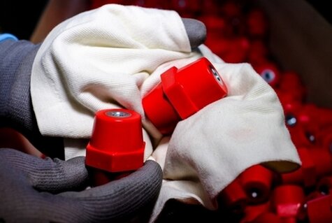 ISOLATORI E COLONNE DISTANZIATRICI PER BASSA TENSIONE